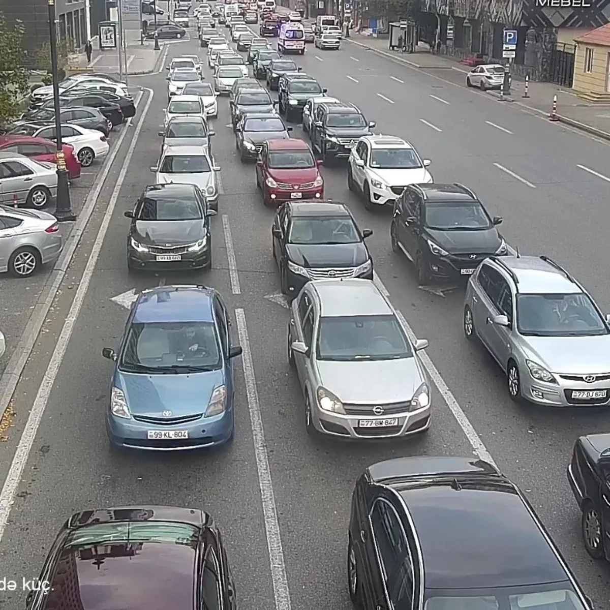 Bakının on altı yolunda tıxac yaranıb - SİYAHI