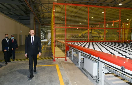 Президент заложил фундамент двух заводов и открыл предприятие в Сумгайыте