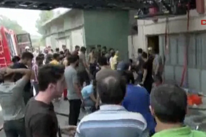 İstanbulda istehsal müəssisəsində yanğın olub, 1 nəfər ölüb, 10 nəfər yaralanıb
