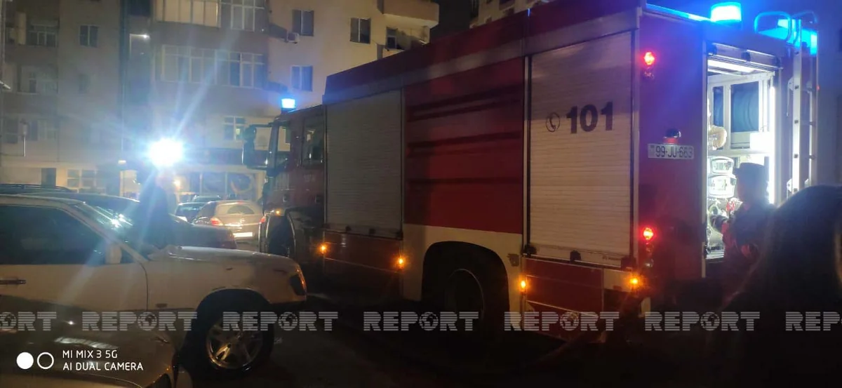 В Баку произошел пожар в магазине