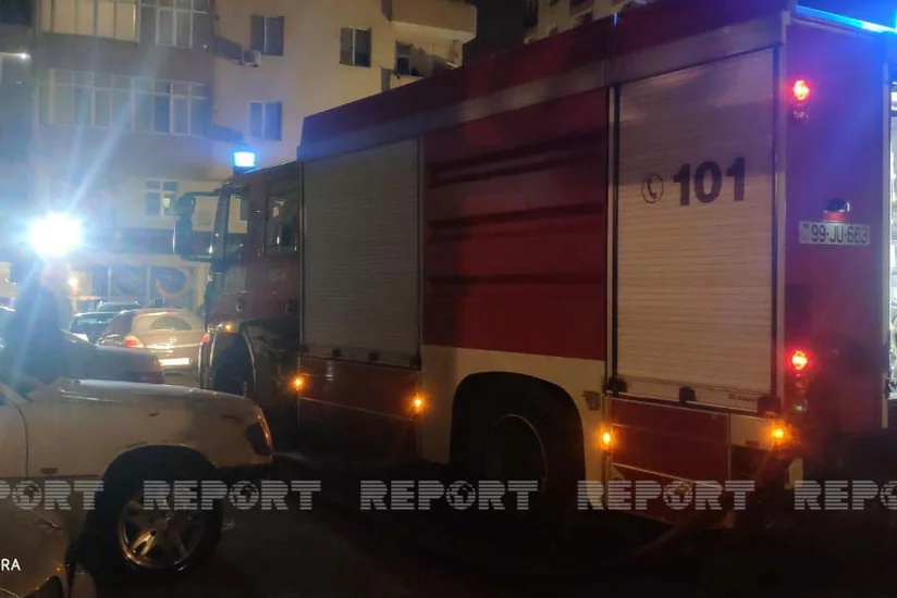 В Баку произошел пожар в магазине