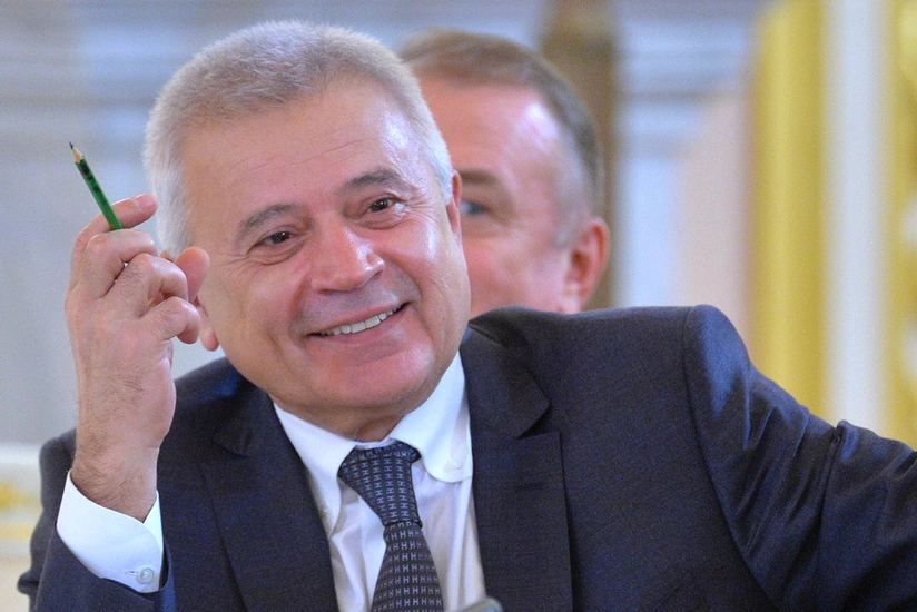 Vahid Ələkbərov oğlunu Spartak rəhbərliyinə gətirdi