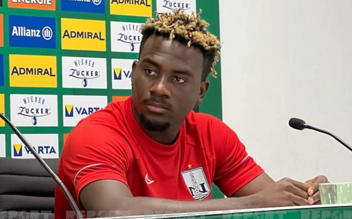 Afrikalı vinger Neftçi ilə vidalaşıb