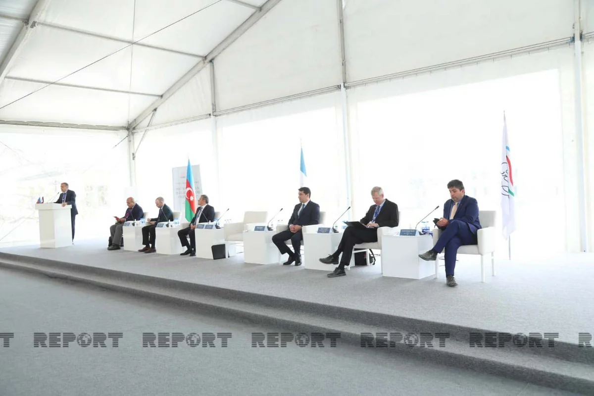 В Шуше проходит международная конференция мозговых центров 