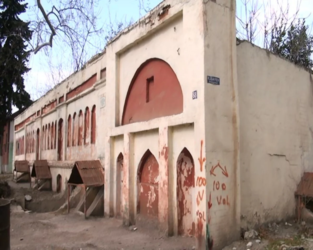 Göyçayın məşhur tarixi abidəsi: 135 yaşlı yeraltı hamam məhv olmaq üzrədir - REPORTAJ