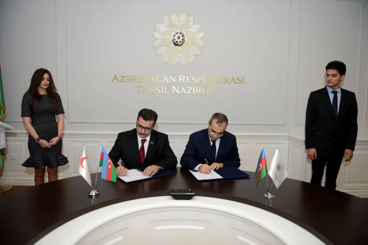Təhsil Nazirliyi Qızıl Aypara Cəmiyyətinin təhsil müəssisələrindəki humanitar fəaliyyətini dəstəkləyəcək