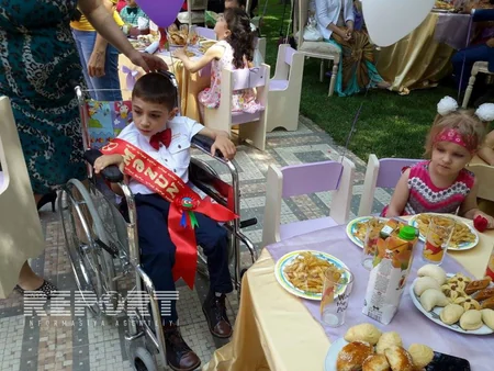 Serebral iflicdən əziyyət çəkən uşaqların məzun günü keçirilib