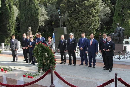 Beynəlxalq Cüdo Federasiyası rəsmiləri ümummilli lider Heydər Əliyevin məzarını ziyarət ediblər
