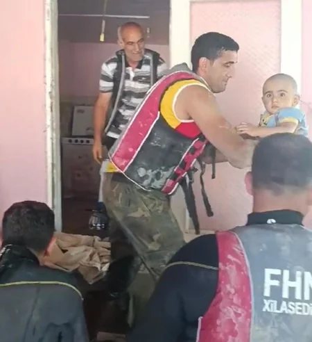 Hacıqabulda bəzi əraziləri sel suları basıb, insanlar təxliyə edilib