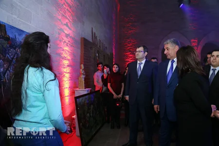 Azərbaycanın tarixi qəhrəmanları gənclərin gözü ilə sərgisinin təqdimat mərasimi keçirilib - FOTO