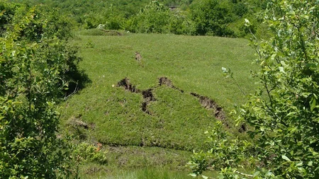 İsmayıllıda yolun çökməsi ilə əlaqədar alternativ yol çəkilir