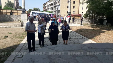 Shusha residents visit Yukhari Govhar Aga mosque, perform prayers