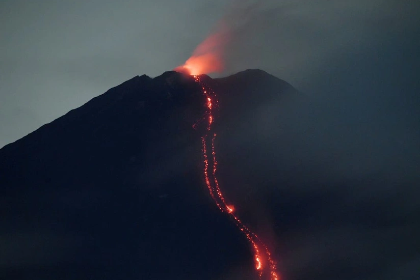 В Индонезии началось извержение вулкана Семеру