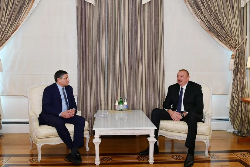 President Ilham Aliyev received chairman and CEO of Baker Hughes, a GE company