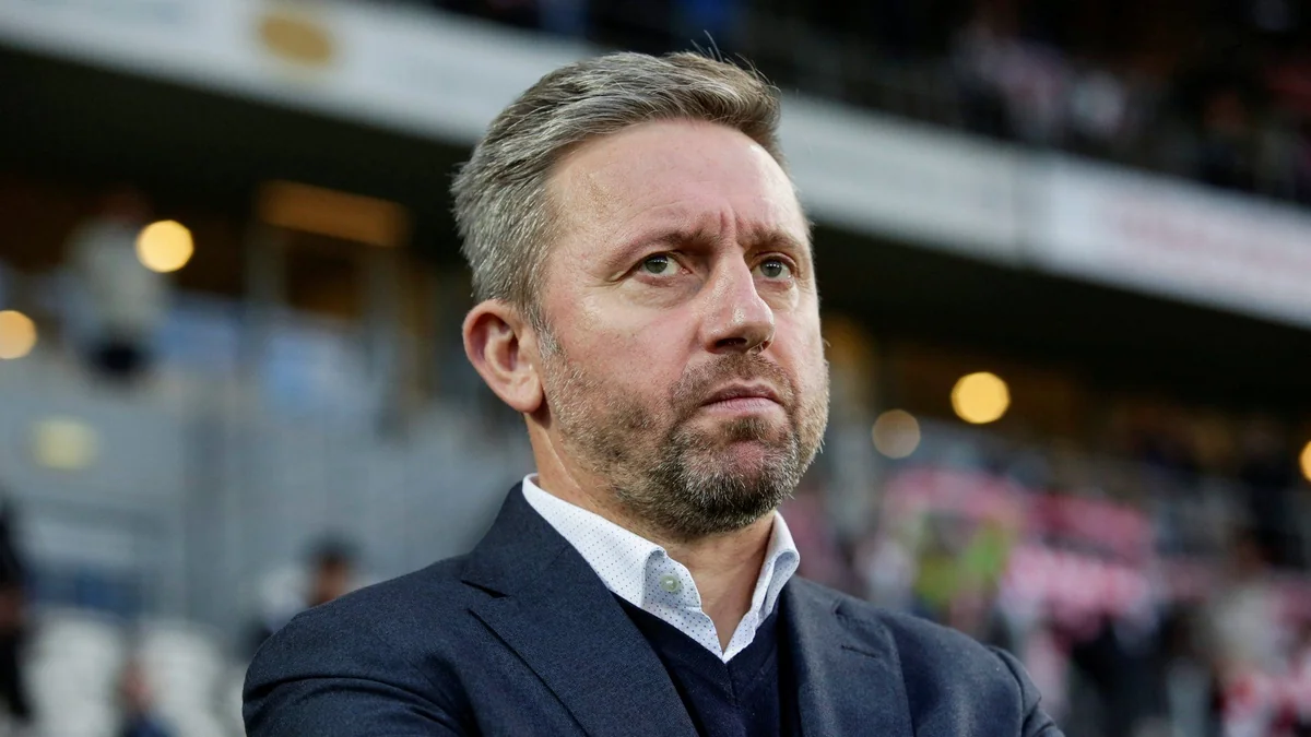 Polşa yığmasının baş məşqçisi istefaya göndərildi