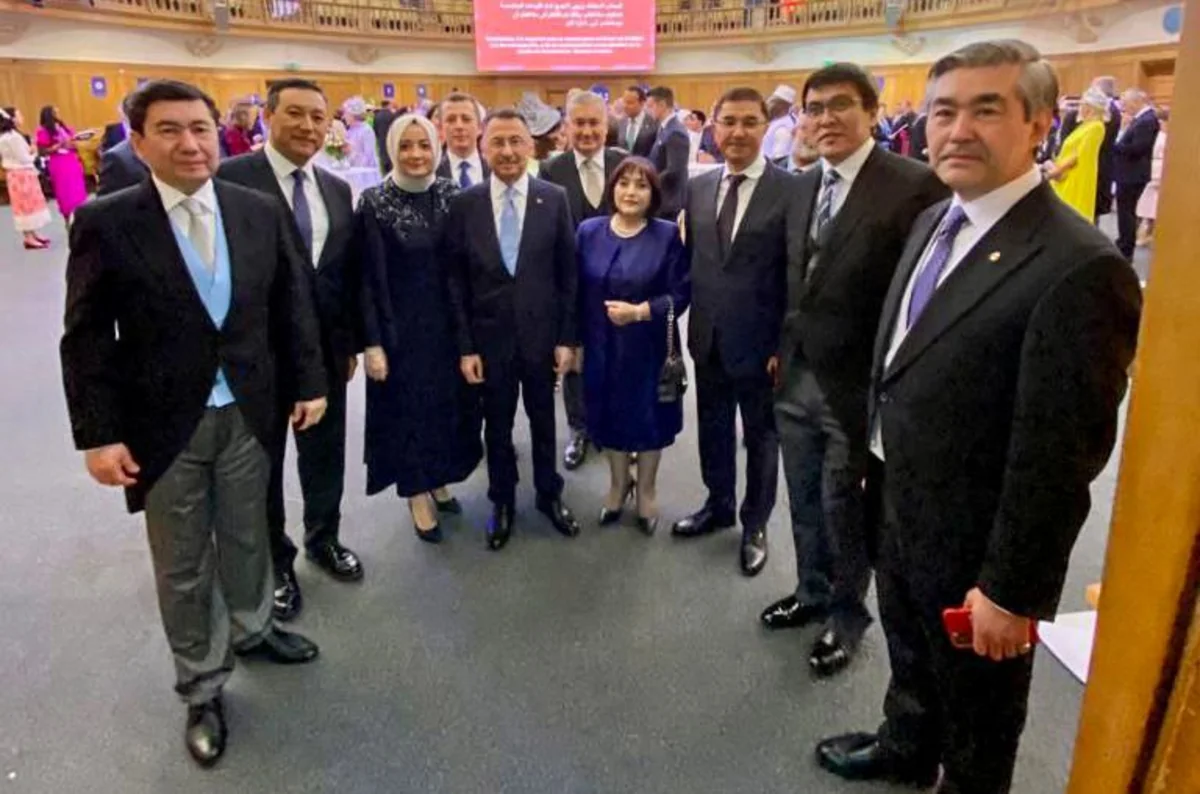 Sahibə Qafarova Kral III Çarlzın tacqoyma mərasimində iştirak edib