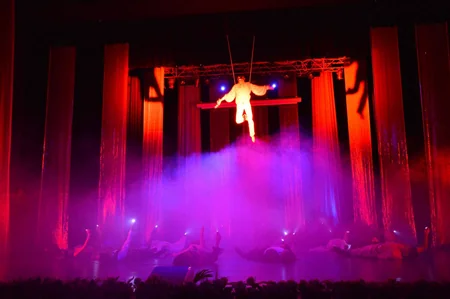 Gənc Tamaşaçılar Teatrı Sima mükafatını təqdim edib