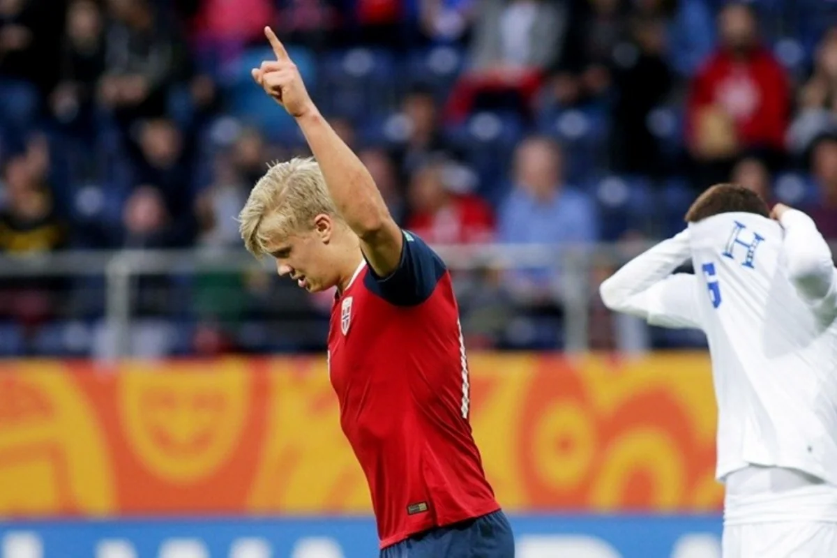 Norveçli futbolçu dünya çempionatının oyununda 9 qol vurub