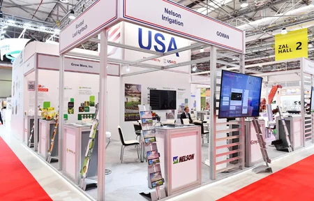 Президент и первая леди ознакомились с XVI выставкой Caspian Agro и XXVIII выставкой InterFood Azerbaijan