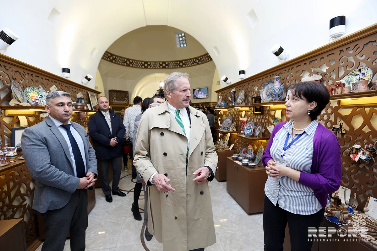 US Ambassador visits trade and exhibition center ABAD - PHOTO