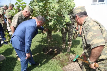 Zakir Həsənov cəbhə bölgəsində “Açıq qapı” günündə iştirak edib