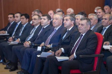 Qobustanda toxumçuluqla bağlı müşavirə keçirilib