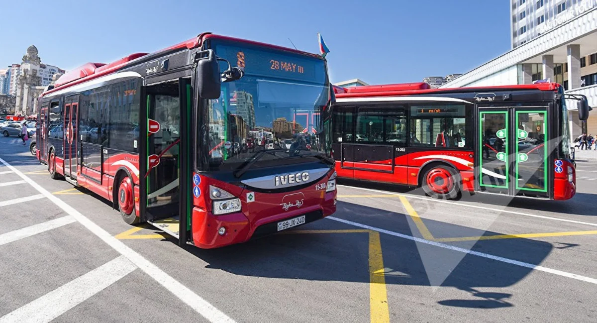 “BakuBus” ötən ay sərnişinlərin avtobuslarda unutduğu 5 ədəd mobil telefonu sahiblərinə qaytarıb