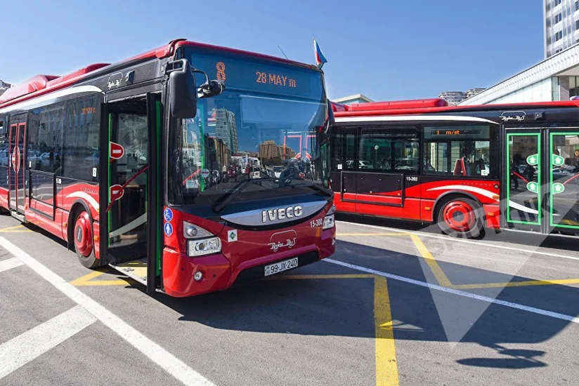 “BakuBus” ötən ay sərnişinlərin avtobuslarda unutduğu 5 ədəd mobil telefonu sahiblərinə qaytarıb