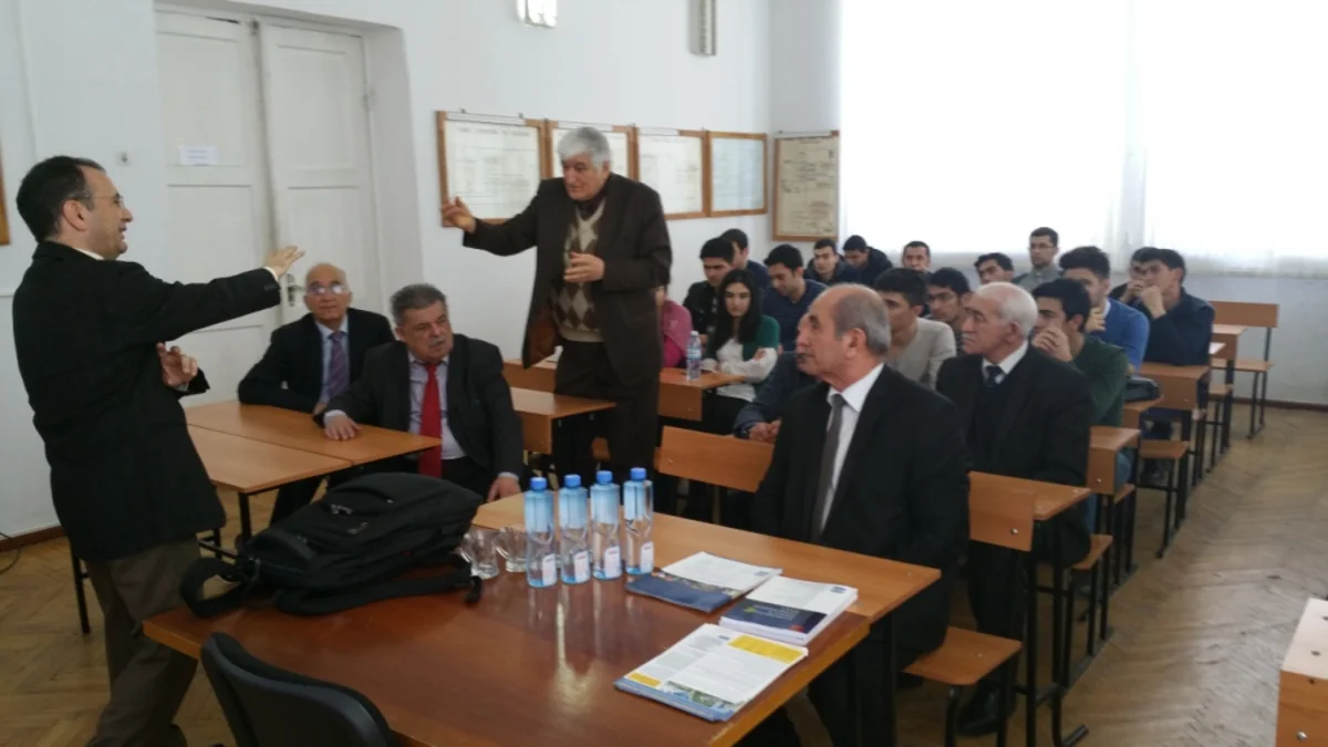 ​Türkiyəli professor ADNA-da seminar keçirib
