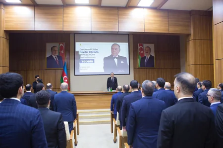 Baş Prokurorluqda ulu öndər Heydər Əliyevin xatirəsinə həsr olunmuş anım tədbiri keçirilib