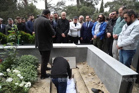 Xalq artisti Vaqif Əsədov dəfn edilib - YENİLƏNİB-2