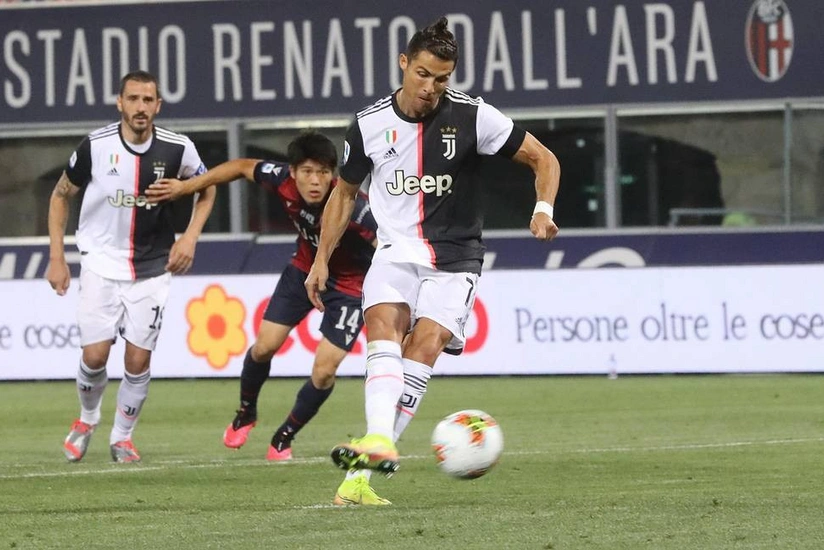 Yuventus Ronaldu və Dibalanın qolları ilə qələbə qazandı