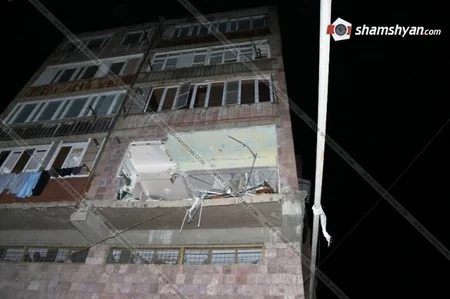 В Армении в пятиэтажном доме прогремел взрыв, на месте обнаружены детонаторы