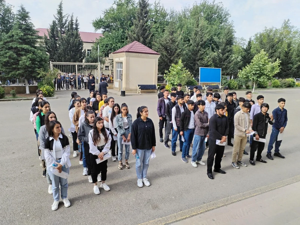 DİM: 5 nəfərdə mobil telefon aşkarlandığı üçün imtahandan xaric olunub