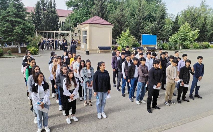 DİM: 5 nəfərdə mobil telefon aşkarlandığı üçün imtahandan xaric olunub