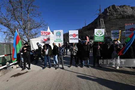 Protest continues on Khankandi-Lachin road, 'Karabakh Shikastasi' played - VIDEO