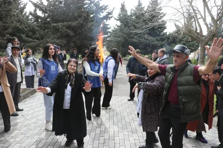 Yel çərşənbəsində Ahıllar evinin sakinləri ilə birgə ağac əkilib