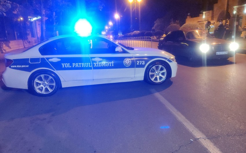 Hövsanda avtomobil hasara çırpılıb, 17 yaşlı qız yaralanıb