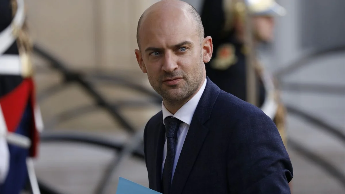 Minister: France clearly in favor of resolving problem around Iran through diplomatic means