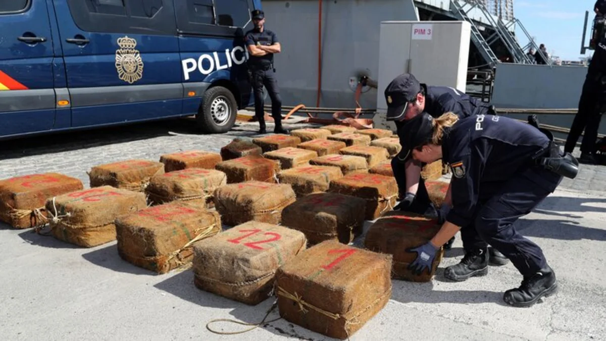 İspaniya polisi balıqçı gəmisindən bir ton kokain ələ keçirib