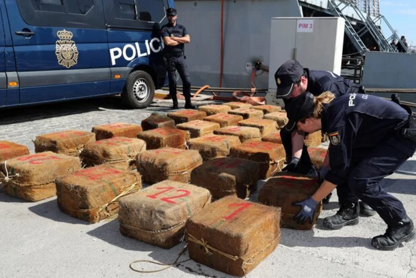 İspaniya polisi balıqçı gəmisindən bir ton kokain ələ keçirib