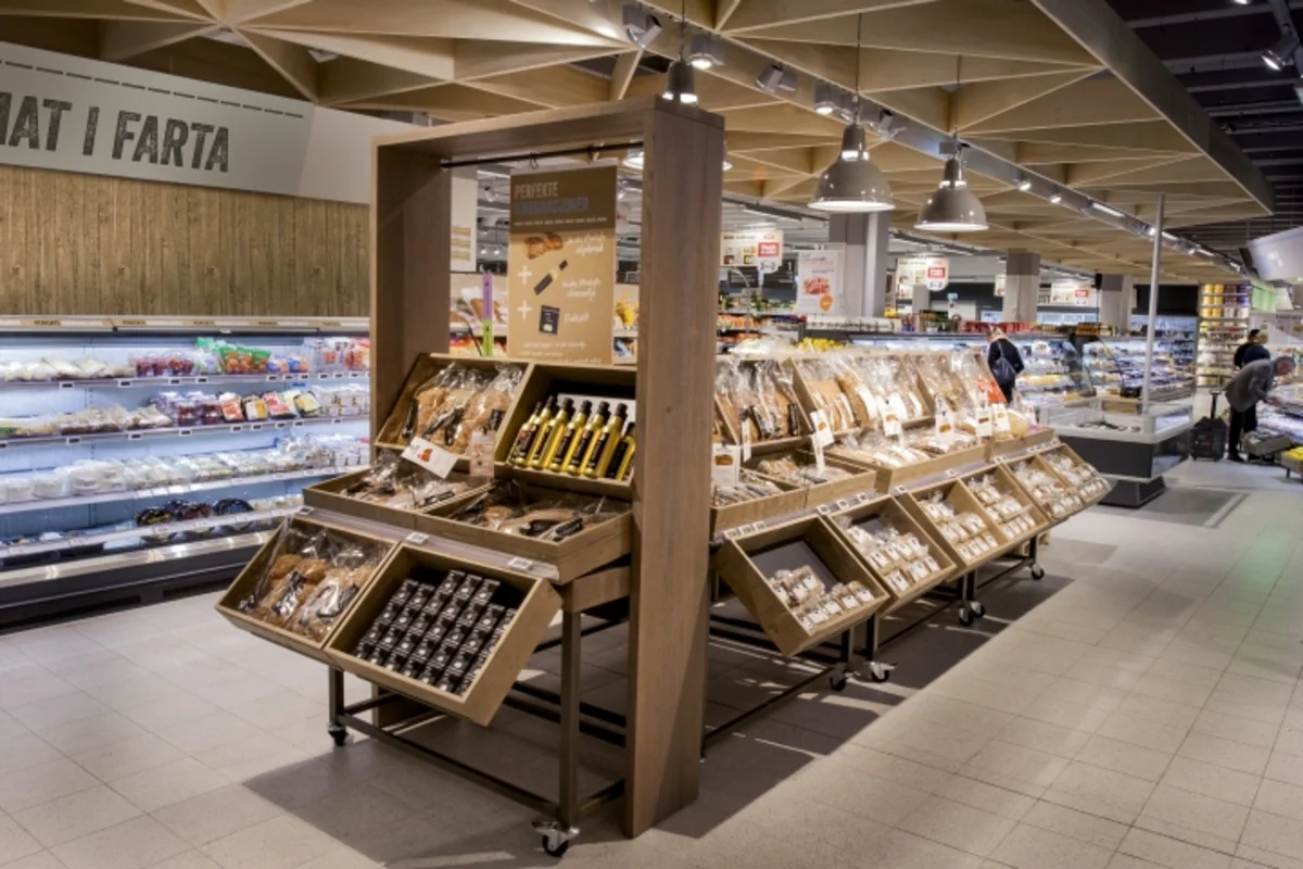 Britaniyada tullantılardan hazırlanmış yeməklərin satıldığı supermarket açılıb