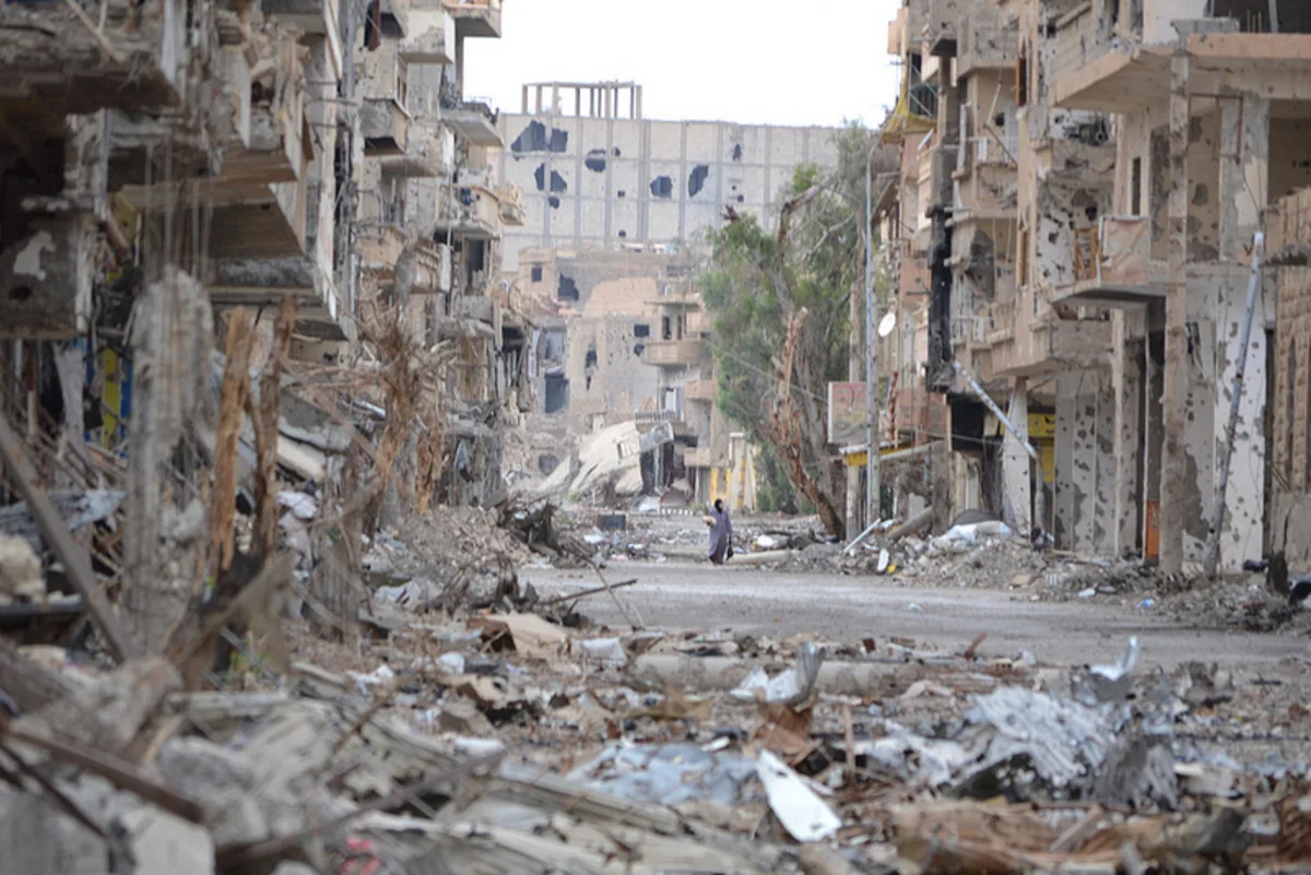 İŞİD Deyr-ez-Zoru atəşə tutub: 3 ölü, 11 yaralı