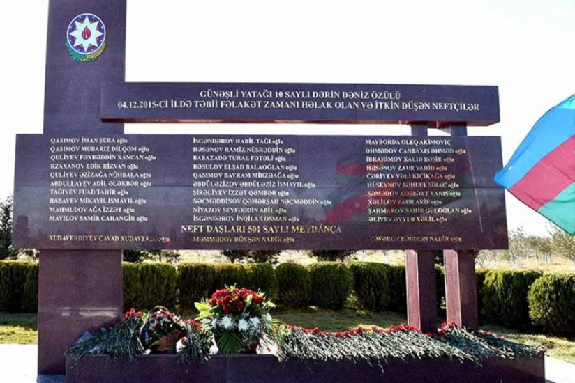 Ötən il həlak olmuş neftçilərin xatirəsinə ucaldılmış abidənin açılış mərasimi olub - FOTO