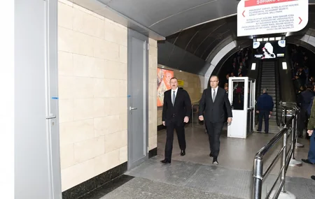 Президент Ильхам Алиев ознакомился с ретро-вагонами Бакинского метрополитена - ОБНОВЛЕНО