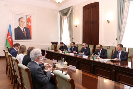 Baş prokuror ABŞ rəsmisi ilə görüşüb