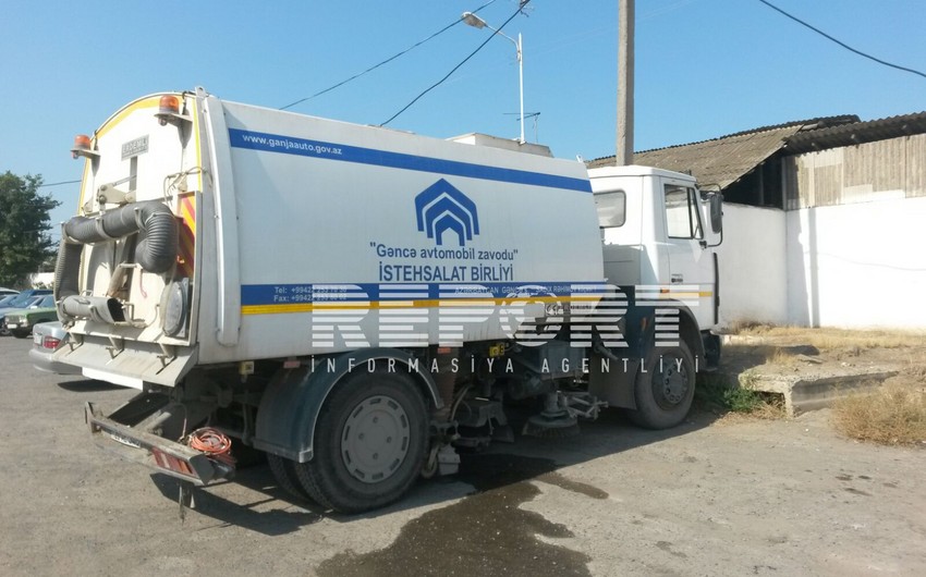 Azərbaycanda zibil maşını süpürgəçini vurub - FOTO