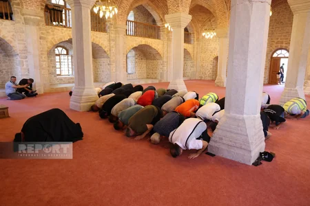 Şuşada bayram namazı qılınıb