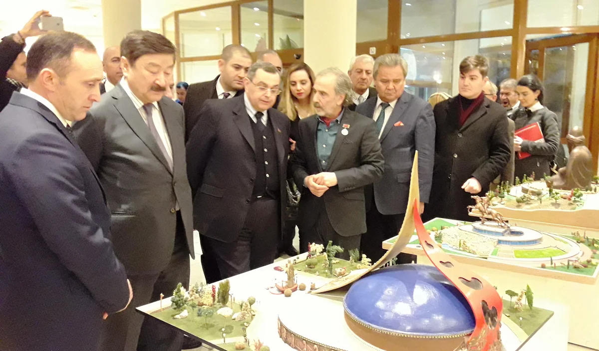 Ankarada azərbaycanlı heykəltəraş Səid Rüstəmin yaradıcılıq sərgisi keçirilib