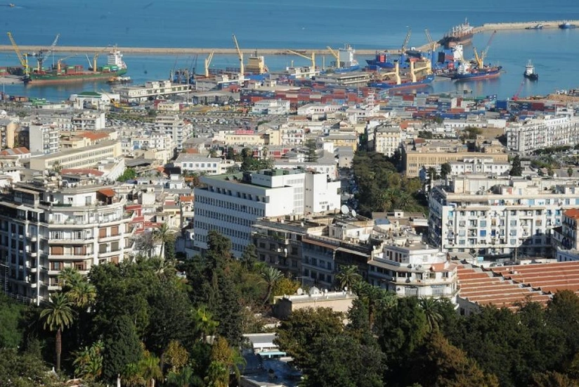 В Алжире продлили комендантский час из-за коронавируса до конца августа